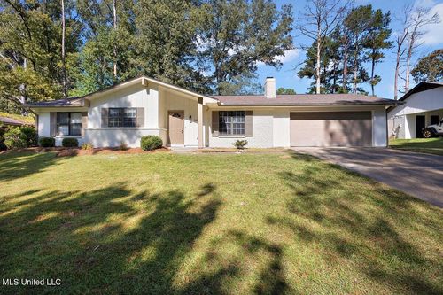 648 Briarcliff Cir, Jackson, MS, 39212-4603 | Card Image