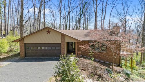 411 Overhill Dr, Hendersonville, NC, 28792-1203 | Card Image