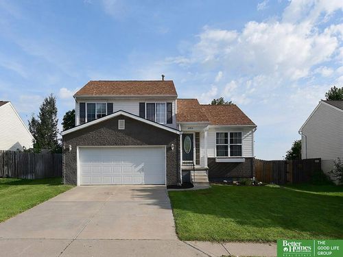 15804 Cottonwood Avenue, Omaha, NE, 68136 | Card Image