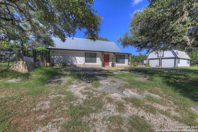 500 Line Camp Loop, House other with 3 bedrooms, 3 bathrooms and null parking in Spring Branch TX | Image 9
