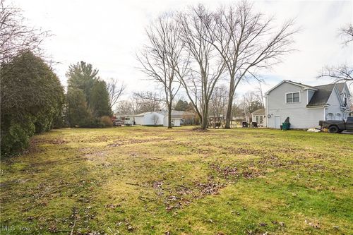 2440 Sand Run Pkwy, Fairlawn, OH, 44333-3843 | Card Image