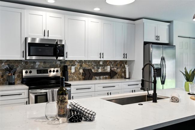 10302 Oakhaven Dr, House other with 4 bedrooms, 2 bathrooms and null parking in PINELLAS PARK FL | Image 11