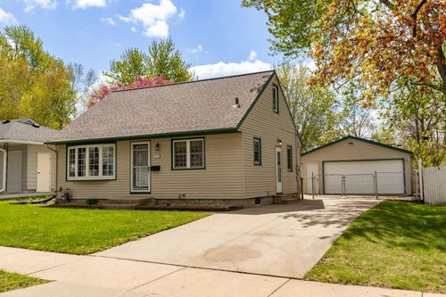 1842 17 1/2 St Nw, Rochester, MN, 55901-1615 | Card Image