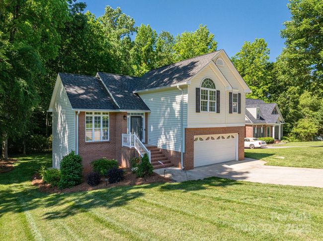 319 Beacon Hills Dr, House other with 4 bedrooms, 4 bathrooms and null parking in Gastonia NC | Image 4