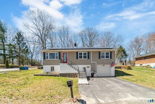 327 Lakeside Blvd W, Waterbury, CT, 06708-2829 | Card Image