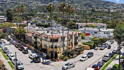unit-102-8121 Camino Del Sol, La Jolla, CA, 92037-3156 | Card Image