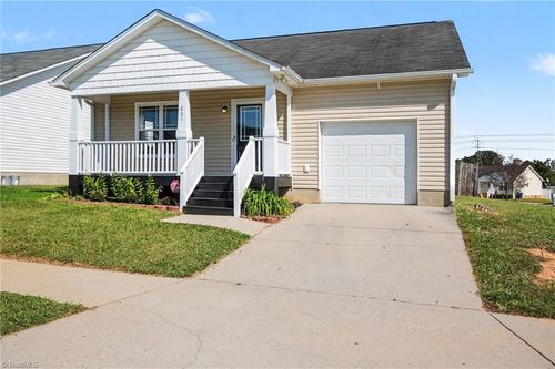 631 Denny Dr, Winston-Salem, NC, 27107-2686 | Card Image