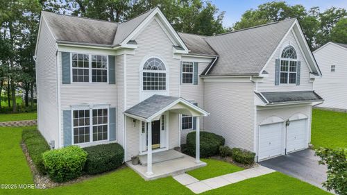 22 Pecan Valley Dr, Marlboro, NJ, 07746-2136 | Card Image