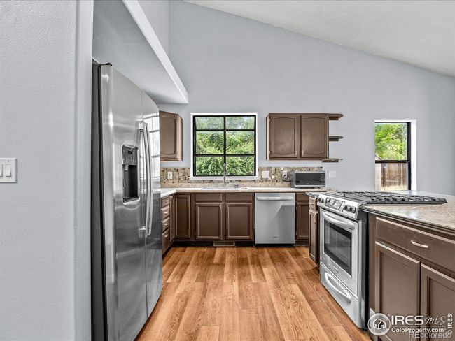 Stainless Steel Appliances | Image 9
