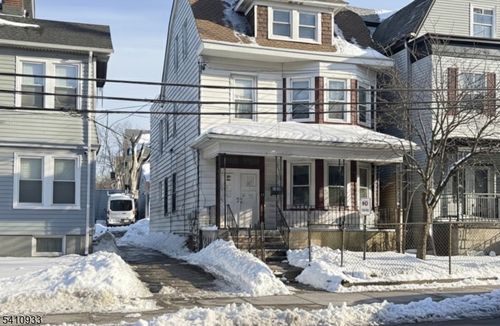 922 Grove St, Irvington, NJ, 07111-4311 | Card Image