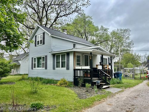 207 Court St S, Standish, MI, 48658-9415 | Card Image