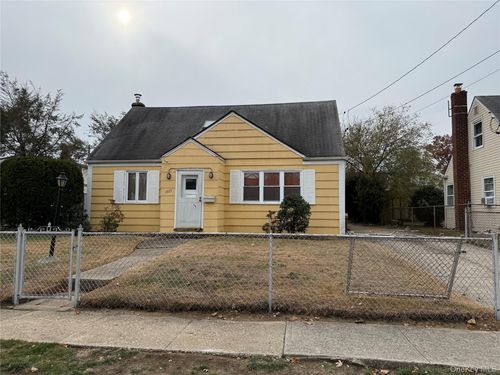 1927 Franklin Rd, Valley Stream, NY, 11580-2311 | Card Image