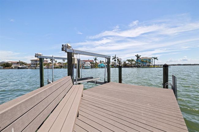 11055 7 Th St E, House other with 3 bedrooms, 2 bathrooms and null parking in TREASURE ISLAND FL | Image 25