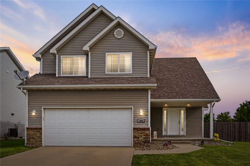 1004 Sw 46th St, Ankeny, IA, 50023-8231 | Card Image