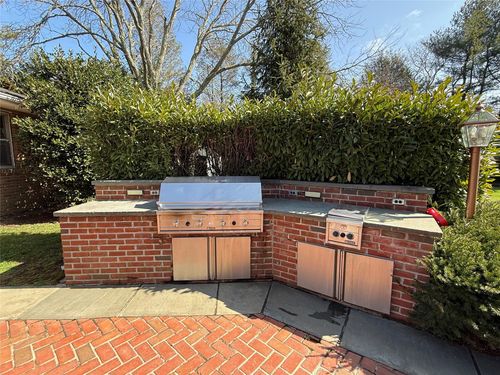 15 Morgan Dr, Old Westbury, NY, 11568-1009 | Card Image