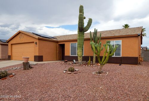 8766 N Golden Moon Way, Tucson, AZ, 85743-5404 | Card Image