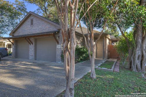 362 E Faust St, New Braunfels, TX, 78130 | Card Image