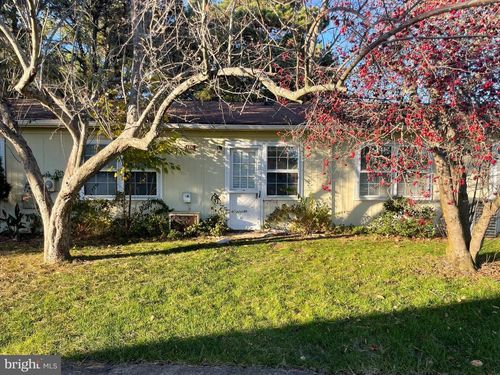 17 Cambridge Cir, MANCHESTER TOWNSHIP, NJ, 08759 | Card Image