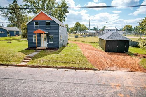 147 Honeyaire St, LYNDON STATION, WI, 53944-9377 | Card Image