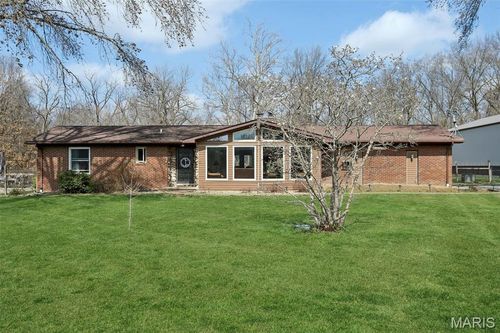 3337 Heavenly Dr, Trenton, IL, 62293-3533 | Card Image
