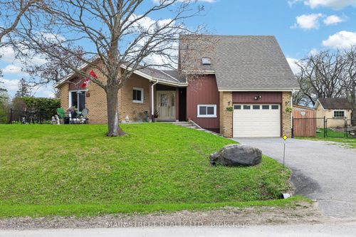 3 Meadowlands Dr, Cannington, ON, L0E1E0 | Card Image