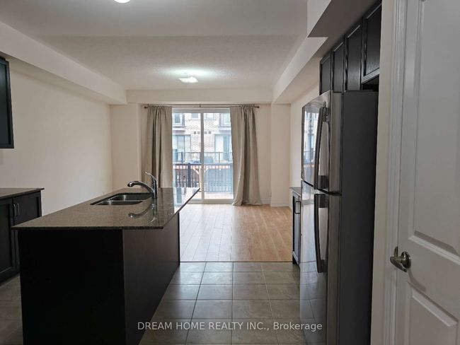 28 Robert Joffre Leet Ave, House attached with 3 bedrooms, 3 bathrooms and 1 parking in Markham ON | Image 14
