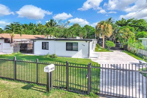 1490 Ne 147th St, Miami, FL, 33161-2629 | Card Image