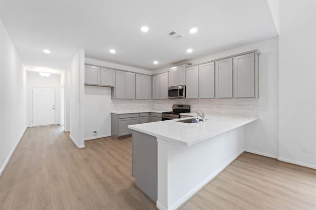 Note: Sample product photo. Actual exterior and interior selections may vary by homesite. Photo may be virtually staged | Image 9
