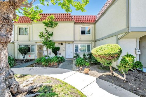 2474 Fairway Dr, San Leandro, CA, 94577-5411 | Card Image
