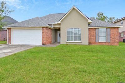 23967 Terrace Ave, House other with 4 bedrooms, 2 bathrooms and null parking in Denham Springs LA | Image 1