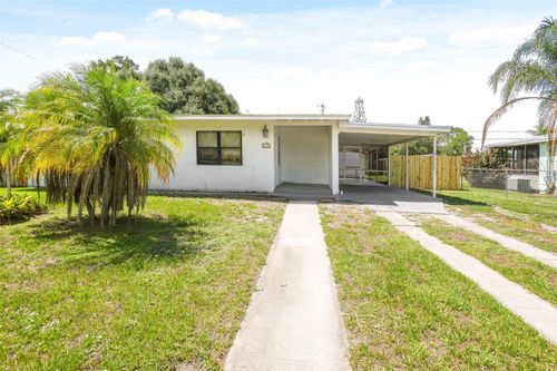 140 Se Serenata Ct, Port St. Lucie, FL, 34983-2137 | Card Image