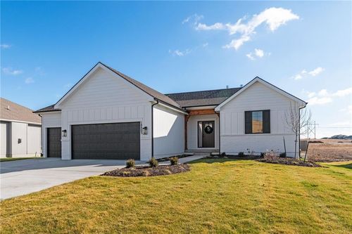 17486 W 169th Ter, Olathe, KS, 66062-8157 | Card Image