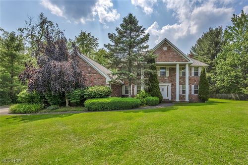 4000 Wiltshire Rd, Moreland Hills, OH, 44022-1156 | Card Image