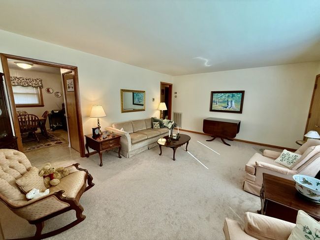 186 Summit Dr, Home with 3 bedrooms, 2 bathrooms and null parking in Peterstown WV | Image 39