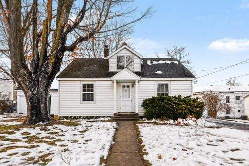 31 N Fair St, Newaygo, MI, 49337-8598 | Card Image