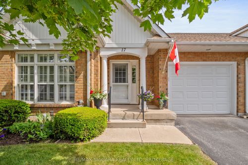 17-2684 Mewburn Rd, Niagara Falls, ON, L2J0A9 | Card Image