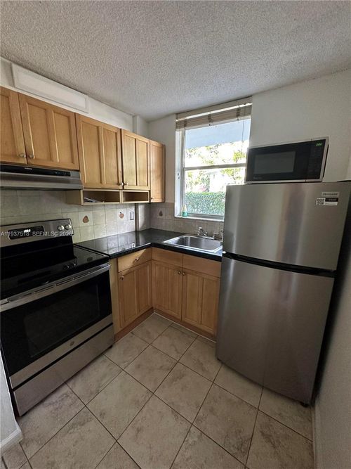 apt-102-1801 S Treasure Dr, North Bay Village, FL, 33141-4319 | Card Image