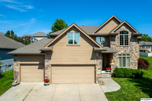10208 Edna St, La Vista, NE, 68128-2367 | Card Image