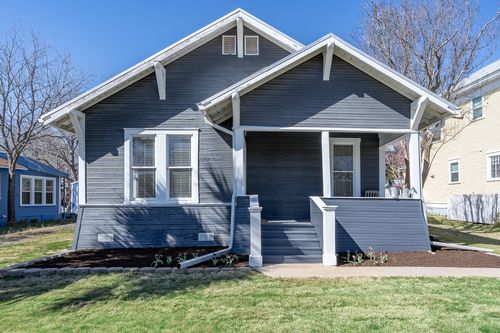 1012 W 6th St, Taylor, TX, 76574-2415 | Card Image