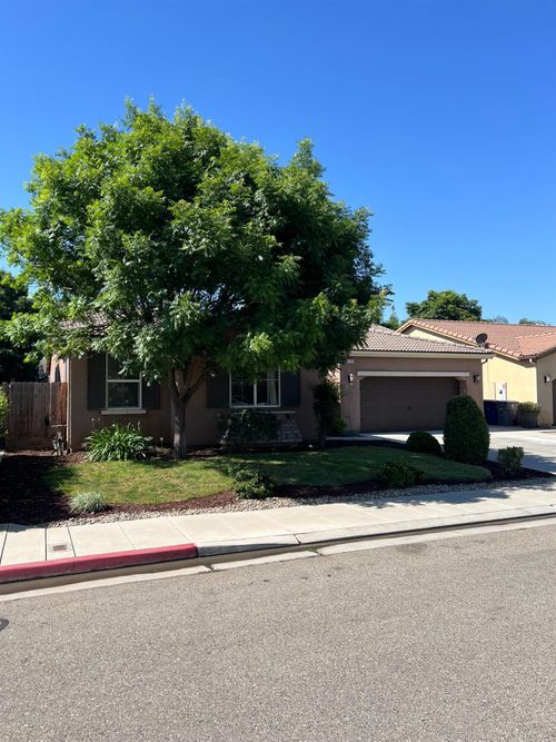 3742 Wrenwood Ave, Clovis, CA, 93619-8965 | Card Image
