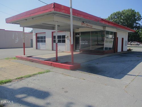 332 W Elk Ave, Elizabethton, TN, 37643-2614 | Card Image