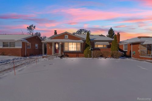 6725 Schaller St, Garden City, MI, 48135-2066 | Card Image