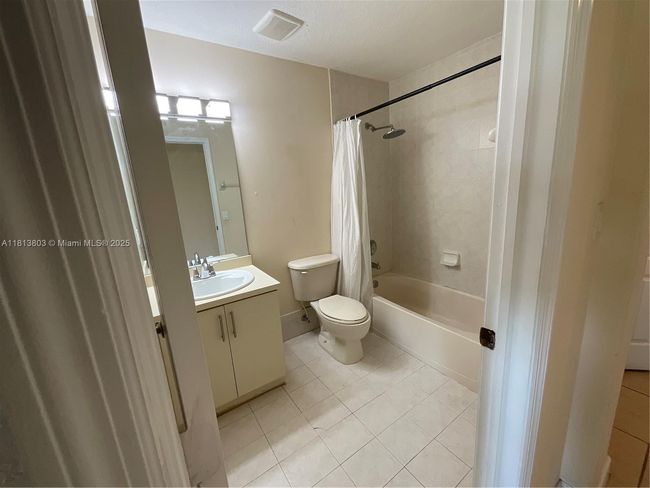 APT-104 - 7301 Nw 174 Th Ter, Townhouse with 3 bedrooms, 3 bathrooms and null parking in Hialeah FL | Image 18
