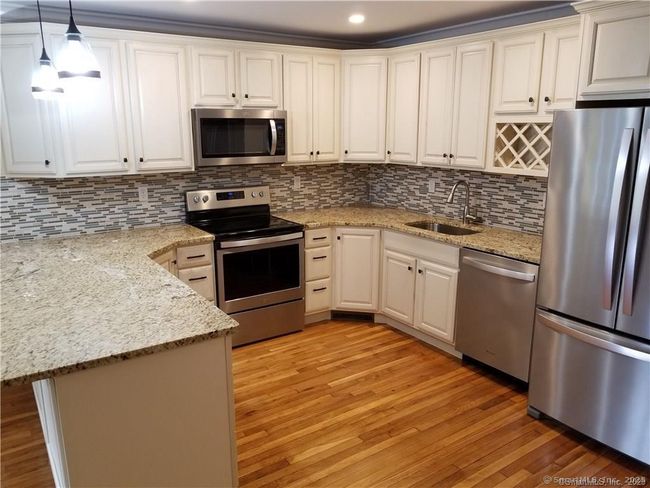 10 Overlook Dr, House other with 3 bedrooms, 2 bathrooms and null parking in Danbury CT | Image 7