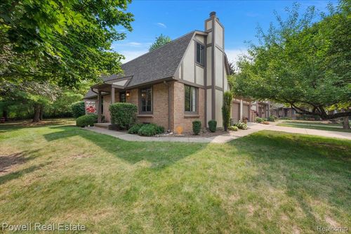 1938 Allenway Ct, Rochester Hills, MI, 48309-3316 | Card Image