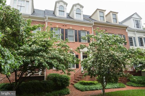 8857 Ashgrove House Ln, VIENNA, VA, 22182-5503 | Card Image