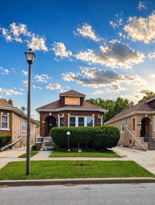 1827 S 3rd Avenue, Maywood, IL, 60153 | Card Image
