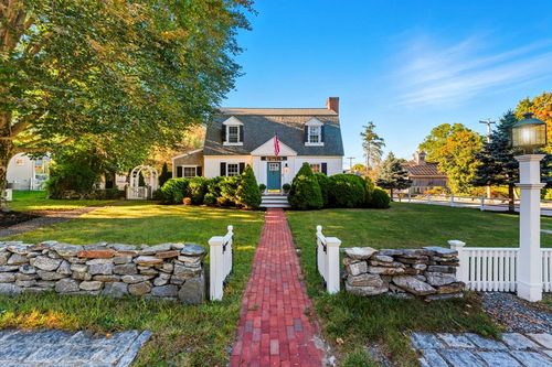 2 Orchard Pl, Douglas, MA, 01516-2373 | Card Image