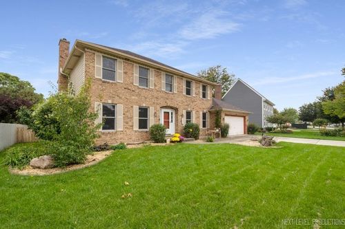 1032 Towne Ave, Batavia, IL, 60510-3502 | Card Image