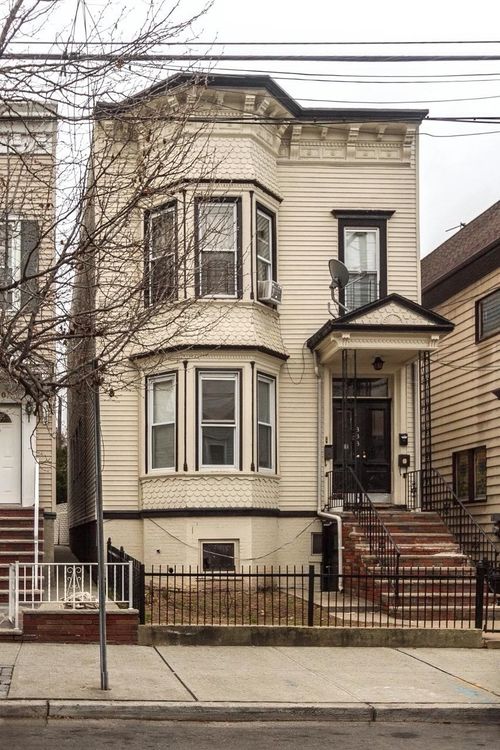 888 Summit Ave, Jersey City, NJ, 07307-3738 | Card Image